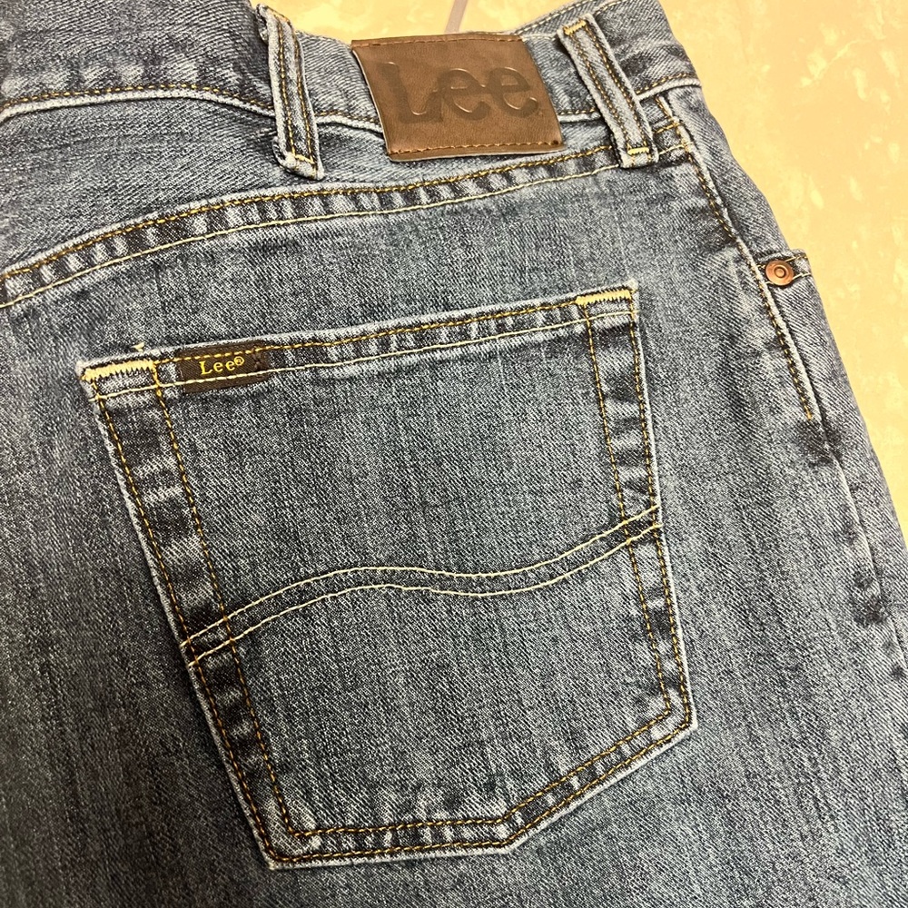 Lee Mens Jeans Size 36/32 Blue Denim Cotton Straight Leg In Perfect Uses Cond - Picture 2 of 8